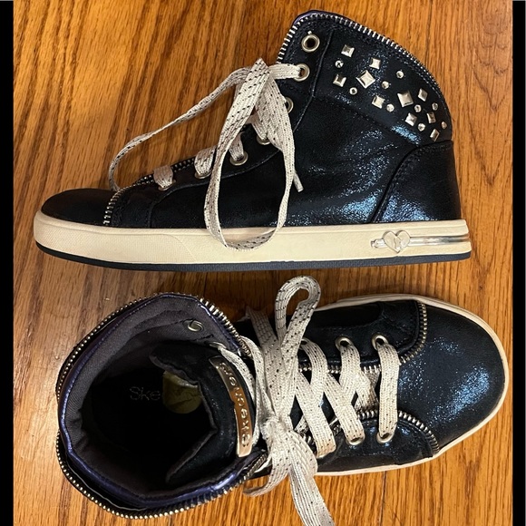 EUC Skechers Metallic High Top Blue